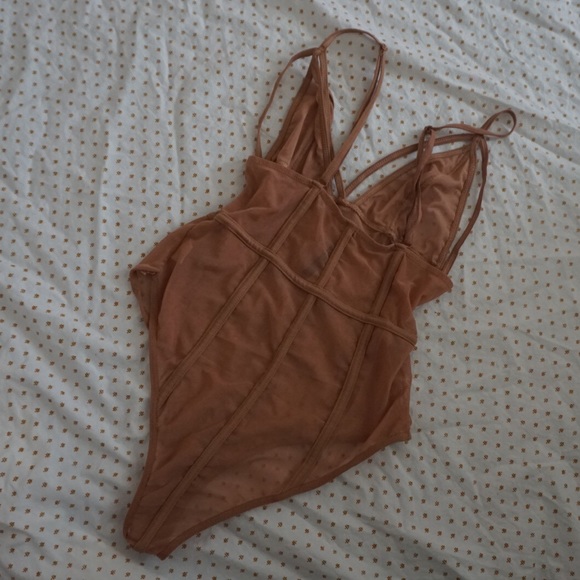 2 lace body suits - Picture 4 of 4